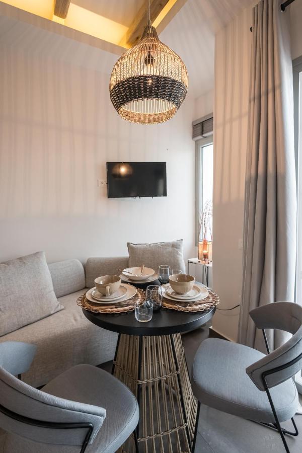 Vivere Luxury Suites Pera Gyalos المظهر الخارجي الصورة